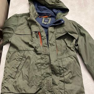 Gap Kids rain coat so many pockets and very deep